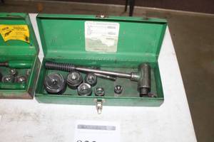 lot 922 image: Greenlee Ratchet Knockout Punch Driver 1804  with Metal Case