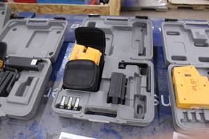 lot 934 image: Pacific Laser Systems PLS4  with Plastic Case