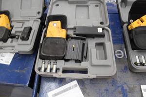 lot 933 image: Pacific Laser Systems PLS5  with Plastic Case