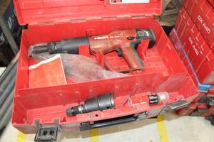 lot 958 image: Hilti Power Actuated Nail Gun DX A41I  with Plastic Case