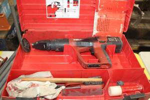 lot 965 image: Hilti Power Actuated Nail Gun DXA40  with Plastic Case, Accessories