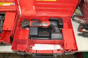 lot 971 image: Hilti Power Actuated Nail Gun DX600N  with Plastic Case, Accessories