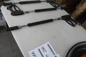lot 997 image: Giant Spray Wand 31L