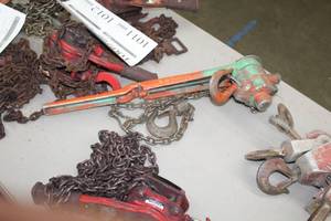 lot 1015 image: CM Puller Come Along Tow ChainHoist Chain