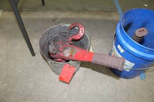 lot 1014 image: Coffing Chain Hoist 1-12 Ton