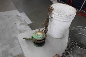 lot 1021 image: CM Chain Hoist 1 Ton