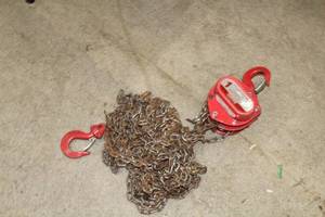 lot 1026 image: Coffing Chain Hoist LHH 1 Ton
