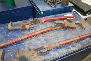 lot 1053 image: Pipe Wrench 48L