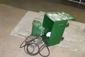 lot 1044 image: Greenlee Hydraulic Pump