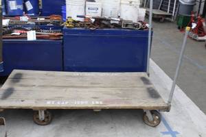 lot 1092 image: Industrial Cart