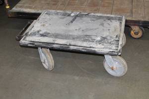 lot 1078 image: Industrial Cart