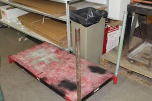 lot 1077 image: Industrial Cart