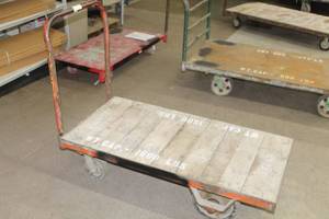 lot 1083 image: Industrial Cart