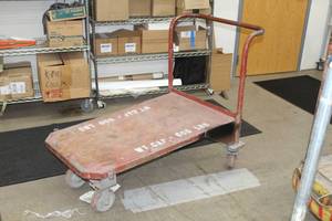 lot 1085 image: Industrial Cart