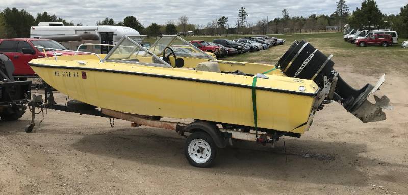 lot 1 image: 1971 Larson Shark Boat w Trailer