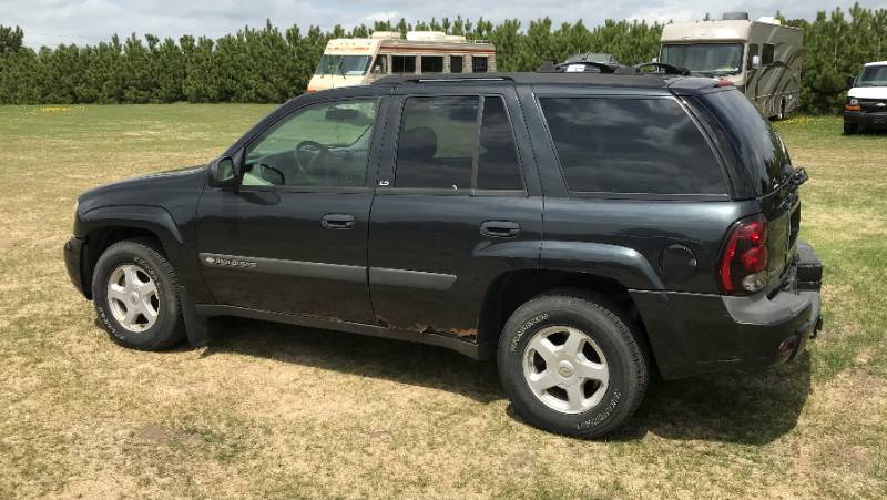 lot 2 image: 2003 Chevy Trailblazer LS 4X4