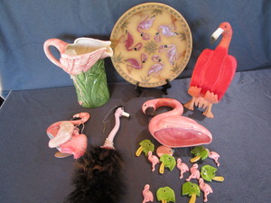 lot 17 image: Pink Flamingo 11 plate, wind chim...