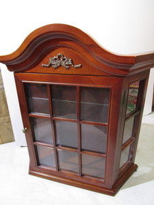 lot 51 image: Curio cabinet, wall mount with two ...