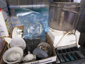 lot 69 image: Cuisinart food prep center with acc...