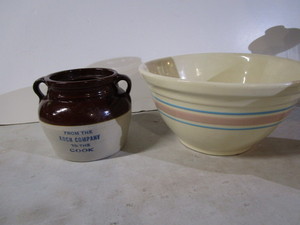 lot 79 image: Crockery bowl blue & pink band #12 ...