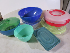 lot 90 image: Picnic takers deviled egg & relish...