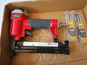 lot 119 image: Husky brad nailer, 18ga, partial bo...