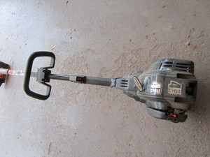 lot 127 image: Craftsman weed whip 4-cycle...