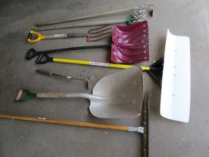 lot 129 image: Aluminum scoop, The Snow Plow, floo...