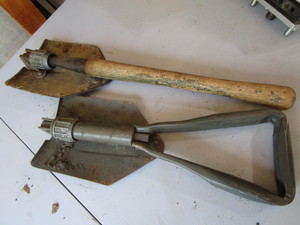 lot 132 image: Folding shovels (2), metal u-shaped...