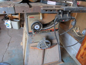 lot 137 image: Craftsman 10 table saw...