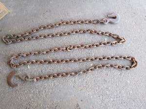 lot 146 image: Log chain, approx 12ft...