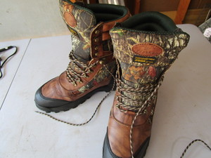 lot 157 image: Trekker boots, 2000 gram Thinsulate...