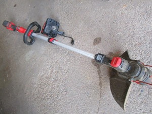 lot 161 image: Craftsman weed whip, 13 cordless, ...