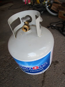 lot 167 image: LP gas cylinder 20lb...