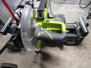 lot 4 image: Ryobi compound sliding 10 miter sa...