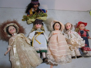 lot 47 image: Effanbee 11 dolls...