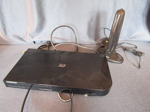 lot 231 image: Blu-Ray disc player, HDMi cable, fr...