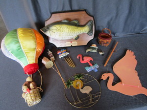 lot 234 image: Big Mouth Billy Bass, Fishing creel...
