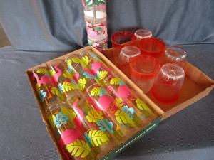 lot 237 image: Pink Flamingo plastic tea glasses (...