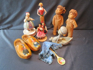 lot 255 image: Music box - Swedish ceramic figure ...