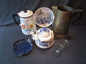 lot 259 image: Swedish enamel coffee & souvenir pl...