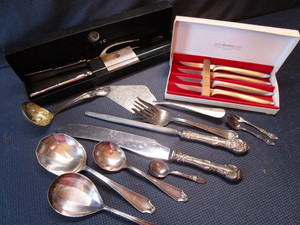 lot 265 image: Towle carving set, Gerber steak kniv...