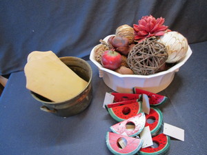 lot 282 image: Home dcor, watermelon napkin ring...