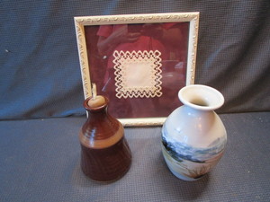 lot 285 image: Framed linen handiwork 9.5x9.5, S...