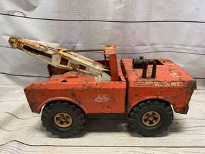 lot 3 image: Vintage Mighty Tonka AA Wrecker Tow Truck 16 Long