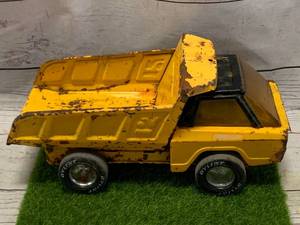 lot 5 image: Vintage Pressed Steel Nylint No. 460 Dump Truck