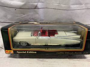lot 9 image: MAISTO 1959 Cadillac El Dorado Biarritz 118
