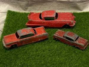 lot 36 image: Lot of Three Antique Tootsietoy Vehicles