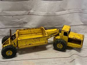 lot 57 image: Vintage Nylint Tournahopper Belly Dump