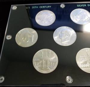 lot 01 image: 7 BU-UNC US SILVER DOLLARS IN PLASTIC 1902-O MORGAN 1922 PEACE